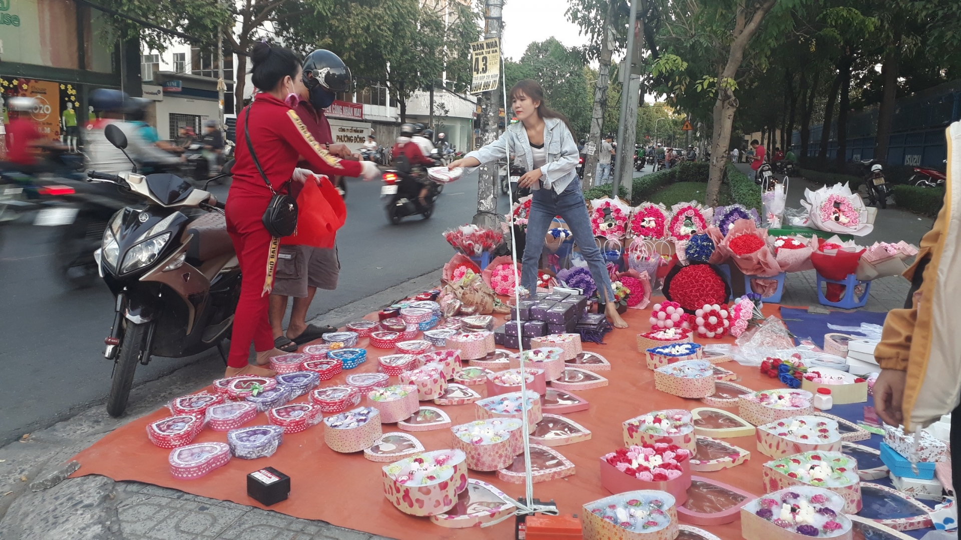 ngay le tinh yeu 142 voi cong nhan tai khu cong nghiep