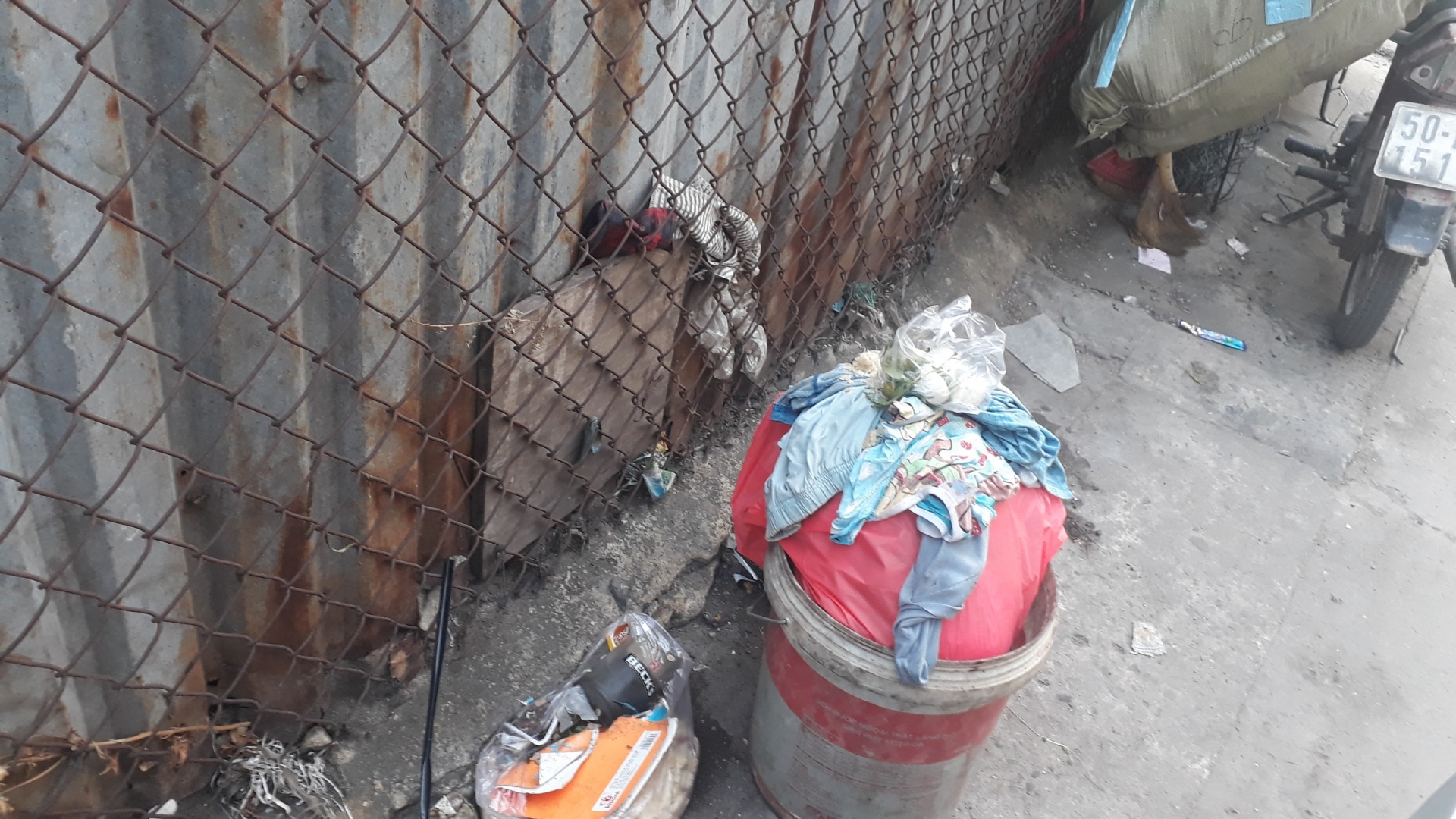 Xóm trọ công nhân tiềm ẩn nguy cơ sức khỏe vì… bẩn xom tro cong nhan tiem an nguy co suc khoe vi ban