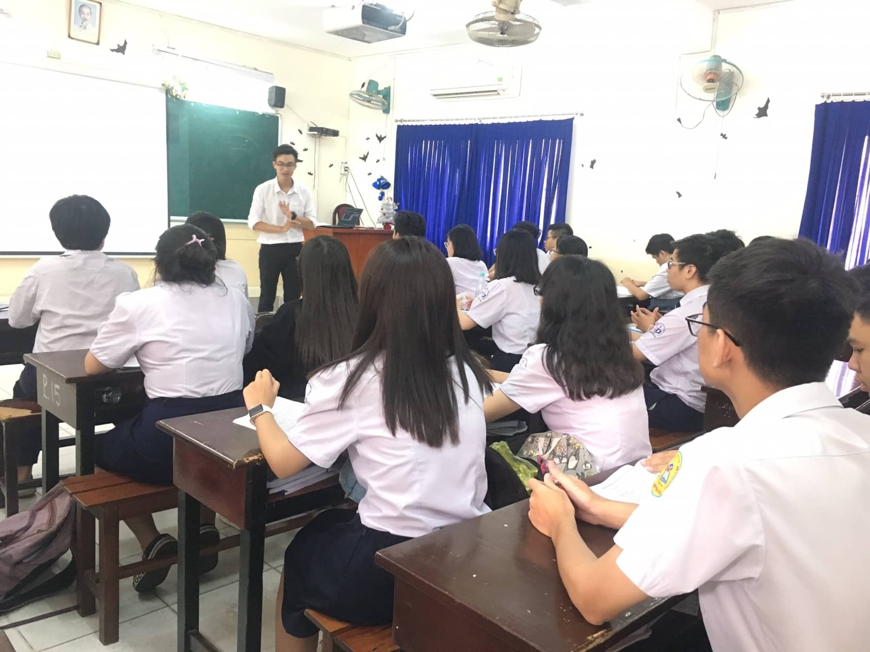 Kiến nghị học sinh nghỉ học hết tháng 3, cha mẹ là công nhân nghĩ gì? kien nghi hoc sinh nghi hoc het thang 3 cha me la cong nhan nghi gi