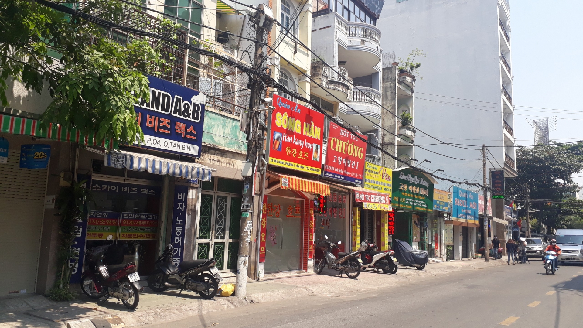 "Phố Hàn Quốc" ở TP.HCM không khí ảm đạm, vắng khách pho han quoc trong long tphcm khong khi am dam vang khach