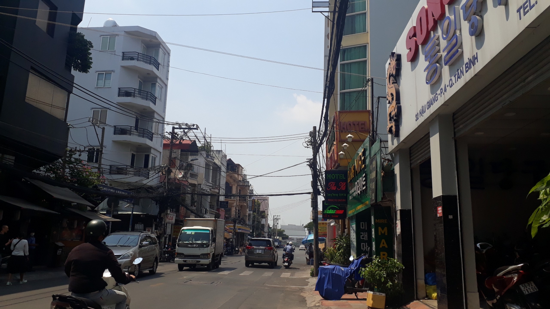 "Phố Hàn Quốc" ở TP.HCM không khí ảm đạm, vắng khách pho han quoc trong long tphcm khong khi am dam vang khach