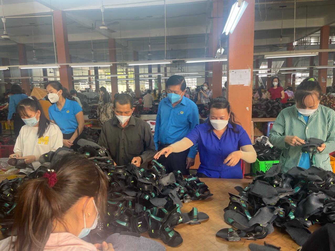 Công đoàn Long An chi hơn 81 tỷ đồng chăm lo Tết cho đoàn viên, NLĐ Công đoàn Long An chi hơn 81 tỷ đồng chăm lo Tết cho đoàn viên, NLĐ