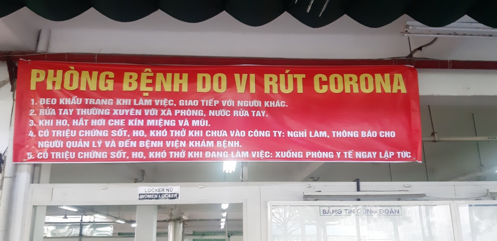 nguoi lao dong chu dong phong dich benh covid 19 tu xom tro den noi lam viec