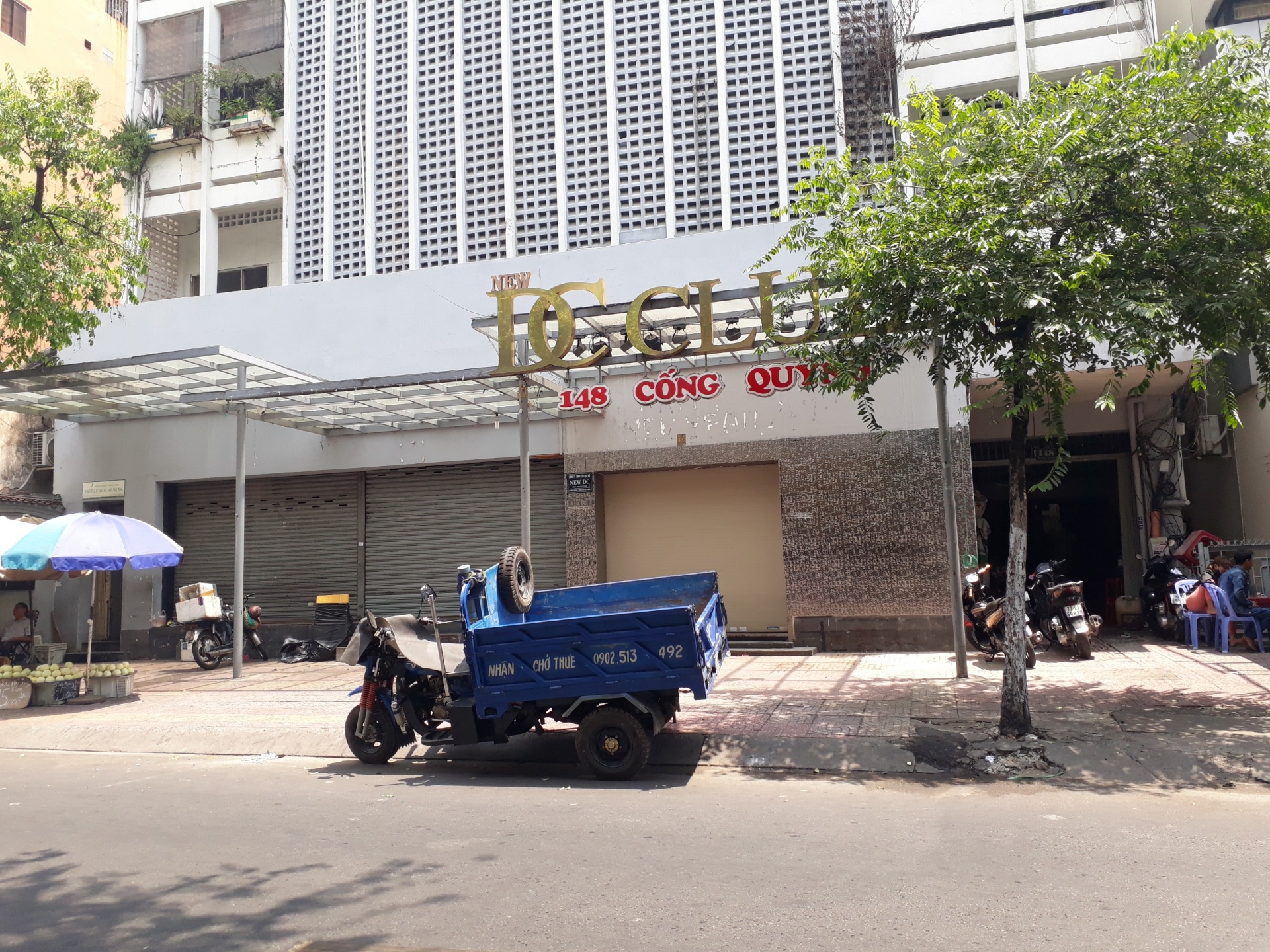 TP HCM: Nhiều chủ nhà hàng, quán ăn lao đao vì đóng cửa, vắng khách do dịch Covid-19 tp hcm nhieu chu nha hang quan an lao dao vi dong cua vang khach do dich covid 19