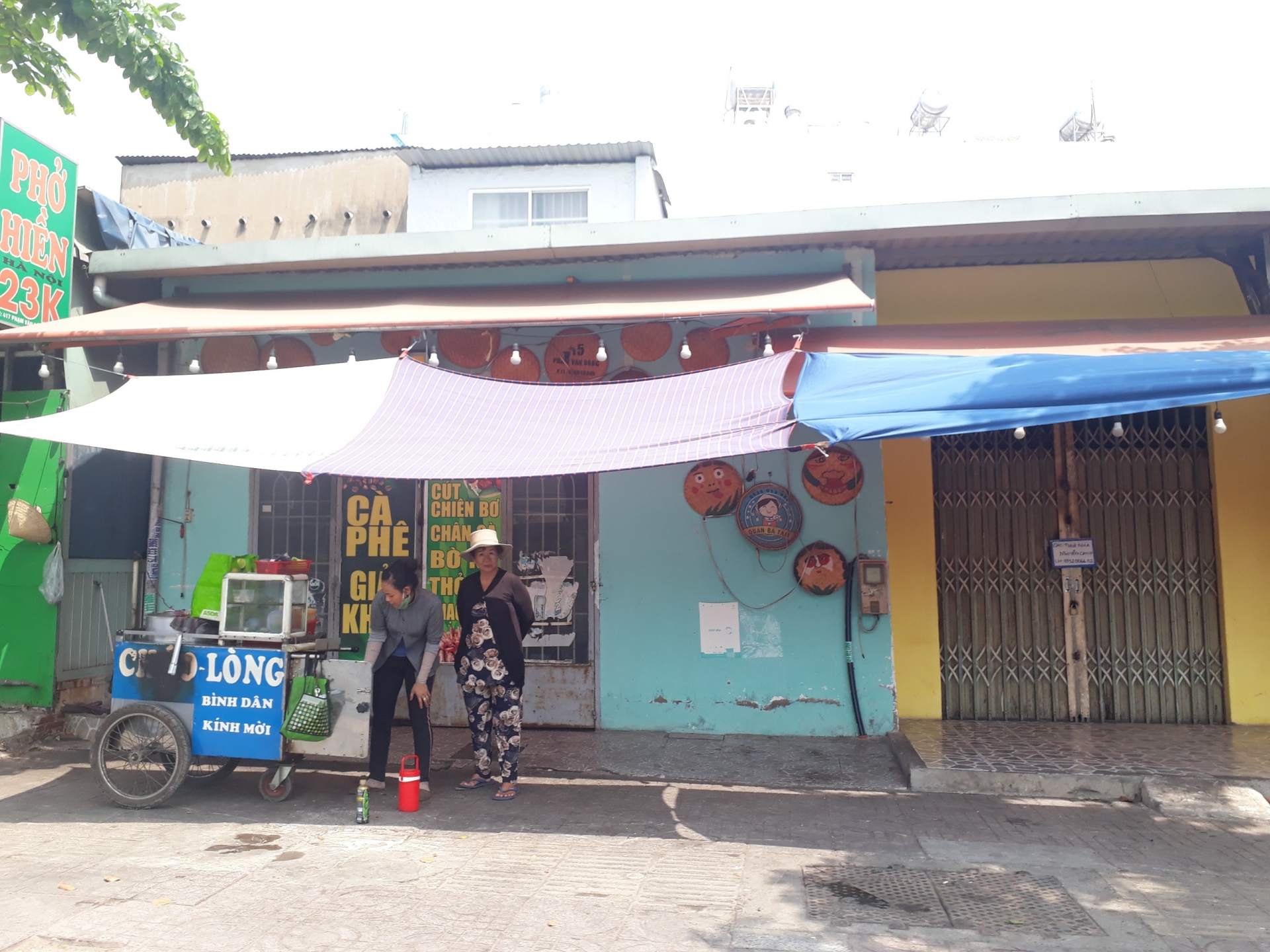 TP HCM: Nhiều chủ nhà hàng, quán ăn lao đao vì đóng cửa, vắng khách do dịch Covid-19 tp hcm nhieu chu nha hang quan an lao dao vi dong cua vang khach do dich covid 19