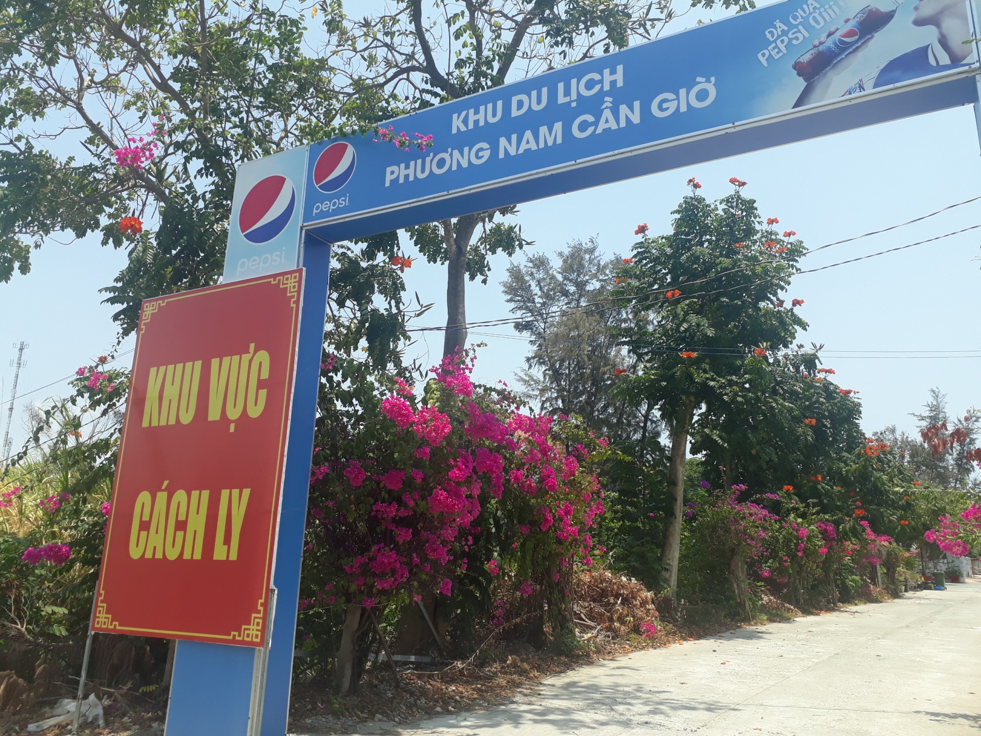 Cuộc sống của người dân gần khu cách ly người nghi nhiễm Covid - 19 tại Cần Giờ ra sao? cuoc song cua nguoi dan gan khu cach ly nguoi nghi nhiem covid 19 tai can gio ra sao