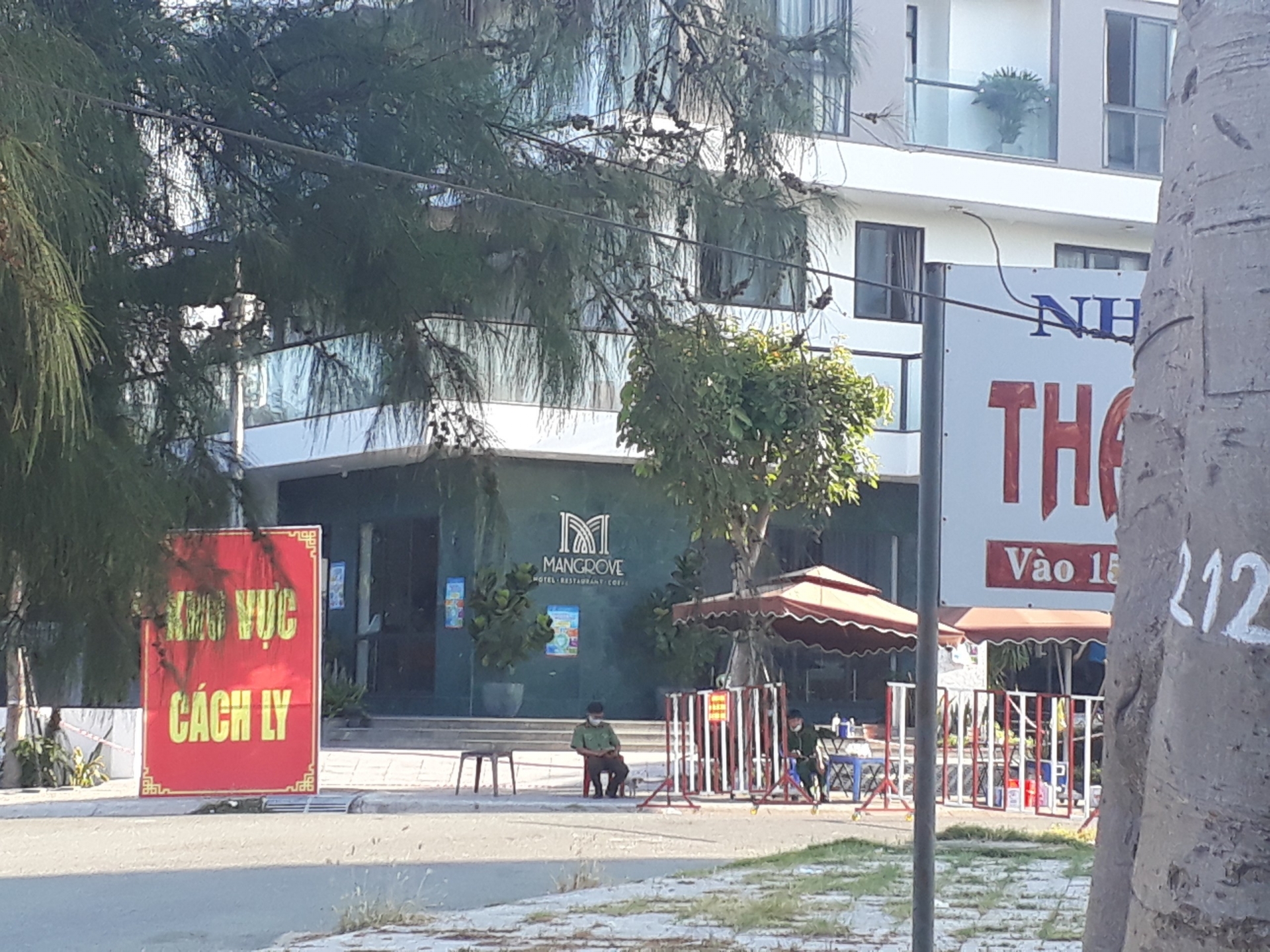 Cuộc sống của người dân gần khu cách ly người nghi nhiễm Covid - 19 tại Cần Giờ ra sao? cuoc song cua nguoi dan gan khu cach ly nguoi nghi nhiem covid 19 tai can gio ra sao