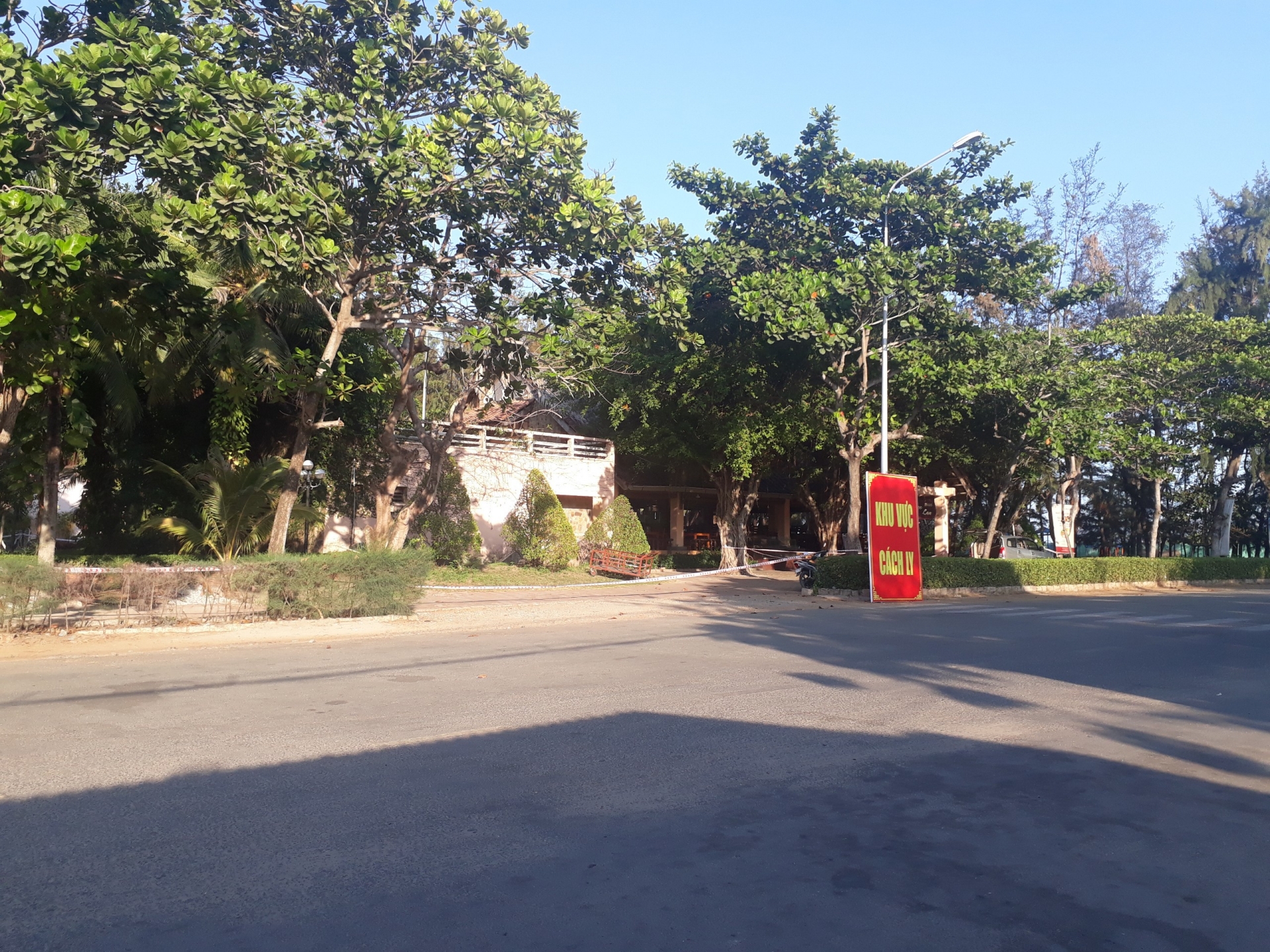 Cuộc sống của người dân gần khu cách ly người nghi nhiễm Covid - 19 tại Cần Giờ ra sao? cuoc song cua nguoi dan gan khu cach ly nguoi nghi nhiem covid 19 tai can gio ra sao