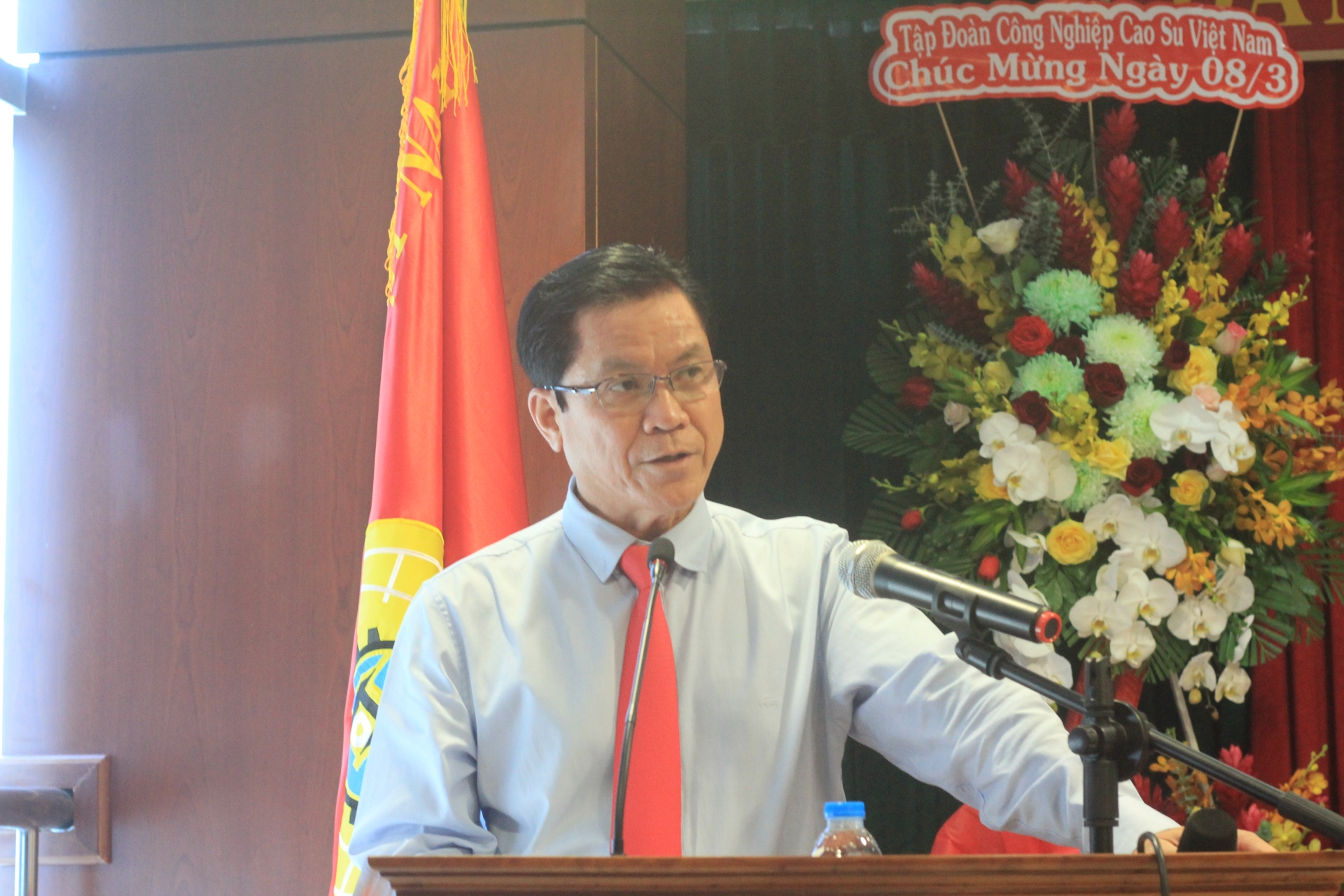 Công đoàn Cao Su Việt Nam tổ chức nhiều hoạt động ý nghĩa tri ân lao động nữ Công đoàn Cao Su Việt Nam tổ chức nhiều hoạt động ý nghĩa tri ân lao động nữ