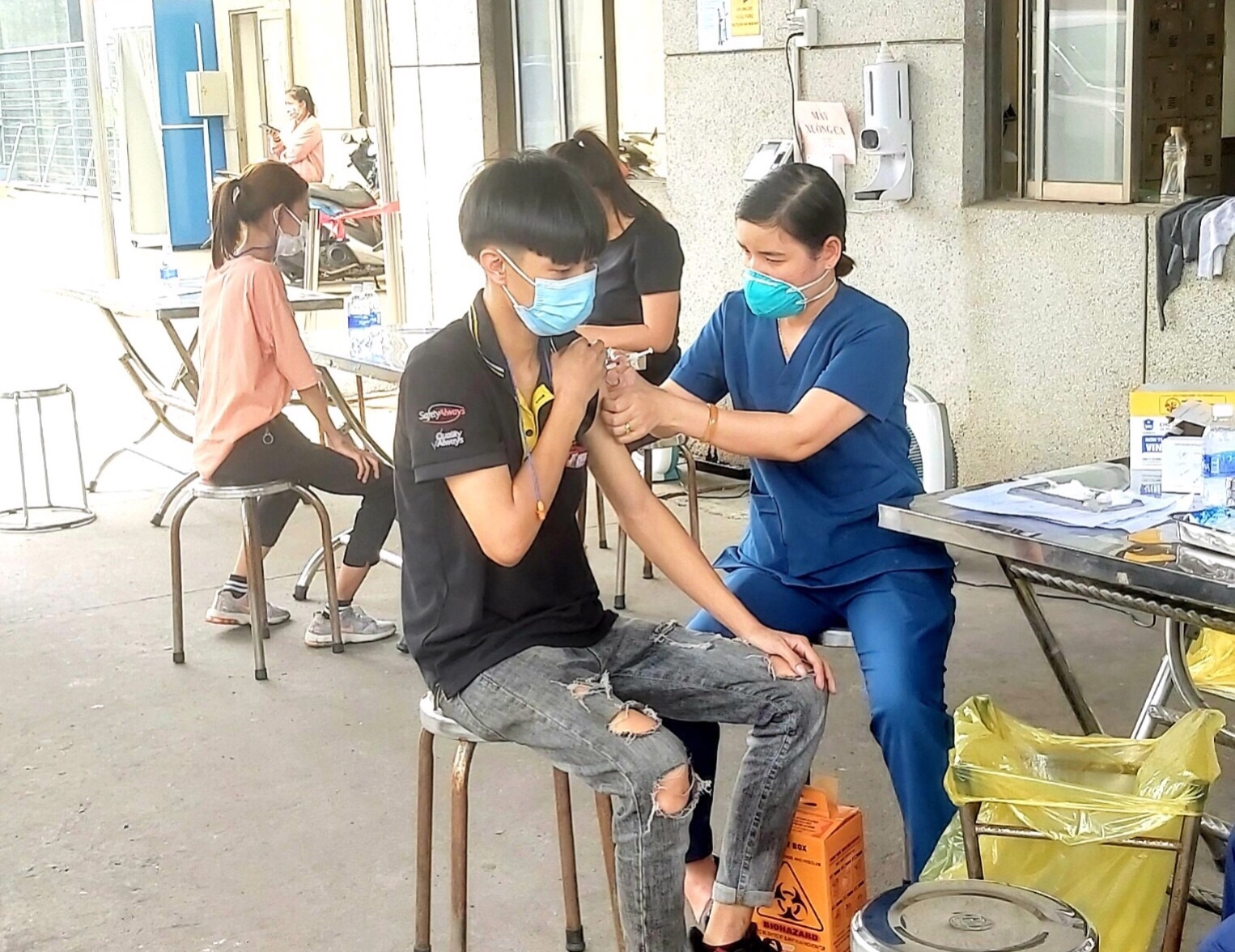 Đảm bảo an toàn sức khỏe mùa dịch và đẩy mạnh phúc lợi đoàn viên Đảm bảo an toàn sức khỏe mùa dịch và đẩy mạnh phúc lợi đoàn viên