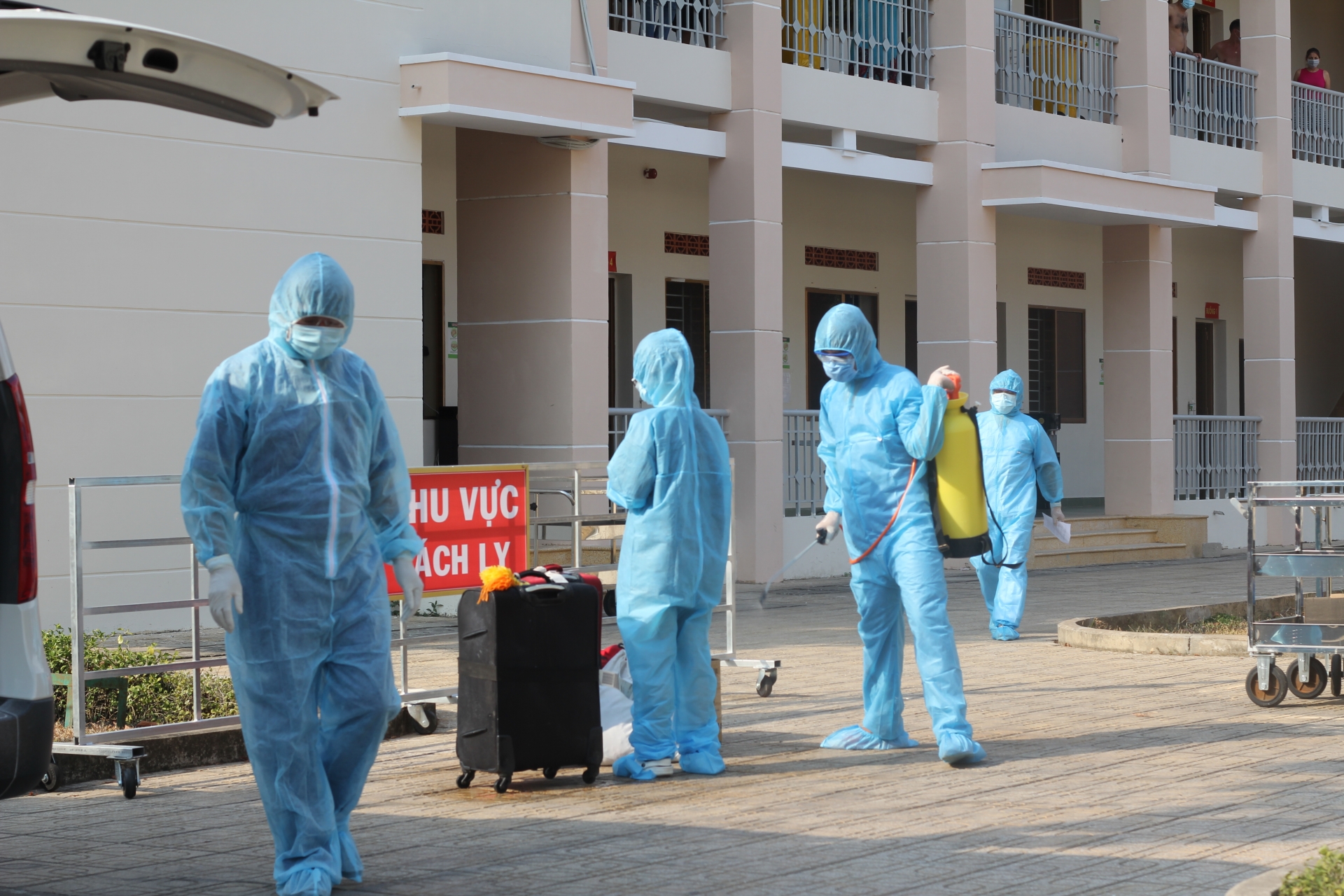 TP.HCM có thêm 3 bệnh nhân nhiễm Covid - 19 được xuất viện chiều ngày 1/4 tphcm co them 3 benh nhan nhiem covid 19 duoc xuat vien chieu ngay 14