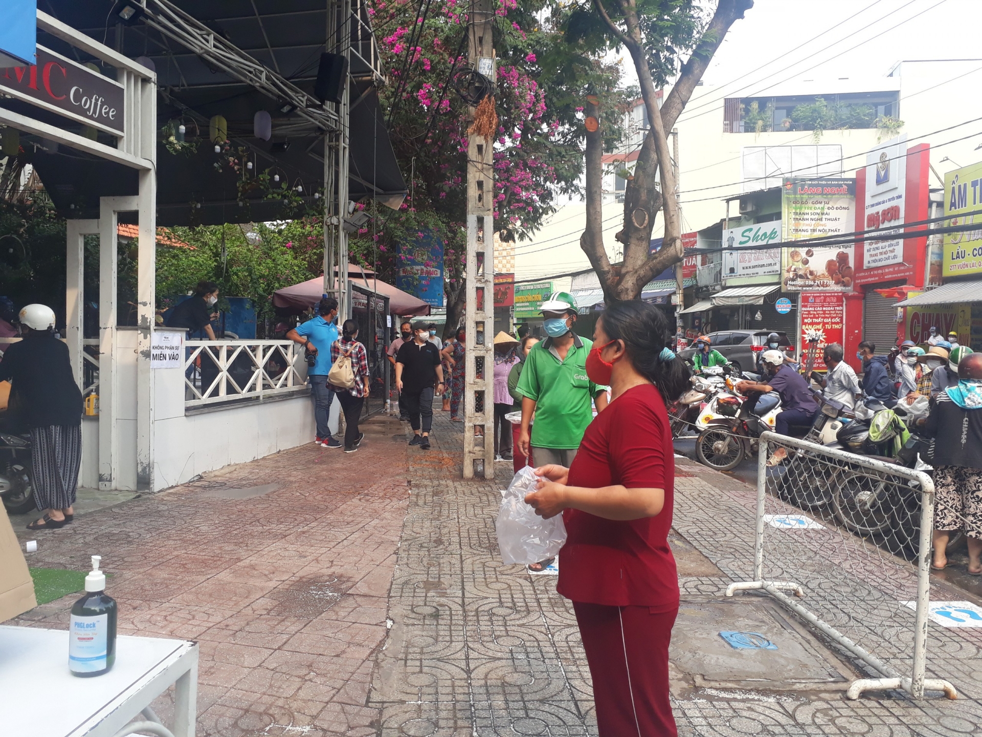 Cây "ATM" phát 500 kg gạo dành cho người nghèo mỗi ngày cay atm phat 500 kg gao danh cho nguoi ngheo moi ngay