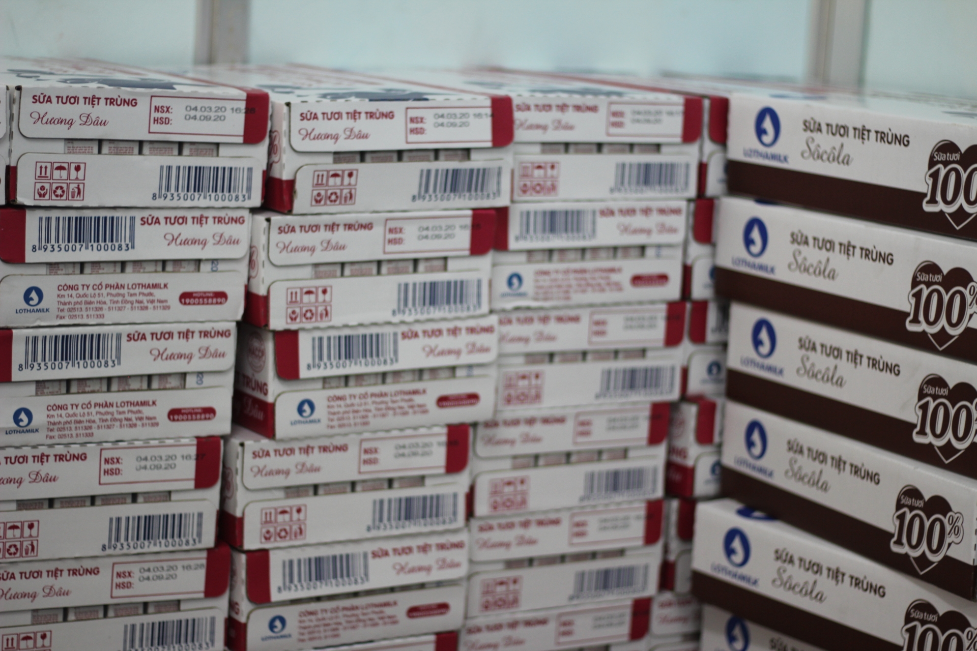 “Bảo vệ Blouse trắng": Lothamilk, SIG Combibloc tặng 300 thùng sữa cho BV Nhi đồng 1,2 bao ve blouse trang lothamilk sig combibloc tang 300 thung sua cho bv nhi dong 12