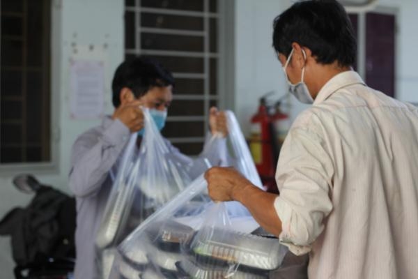 "Tiếp sức" cho người lao động gặp khó khăn vì dịch Covid-19 tiep suc cho nguoi lao dong gap kho khan vi dich covid 19