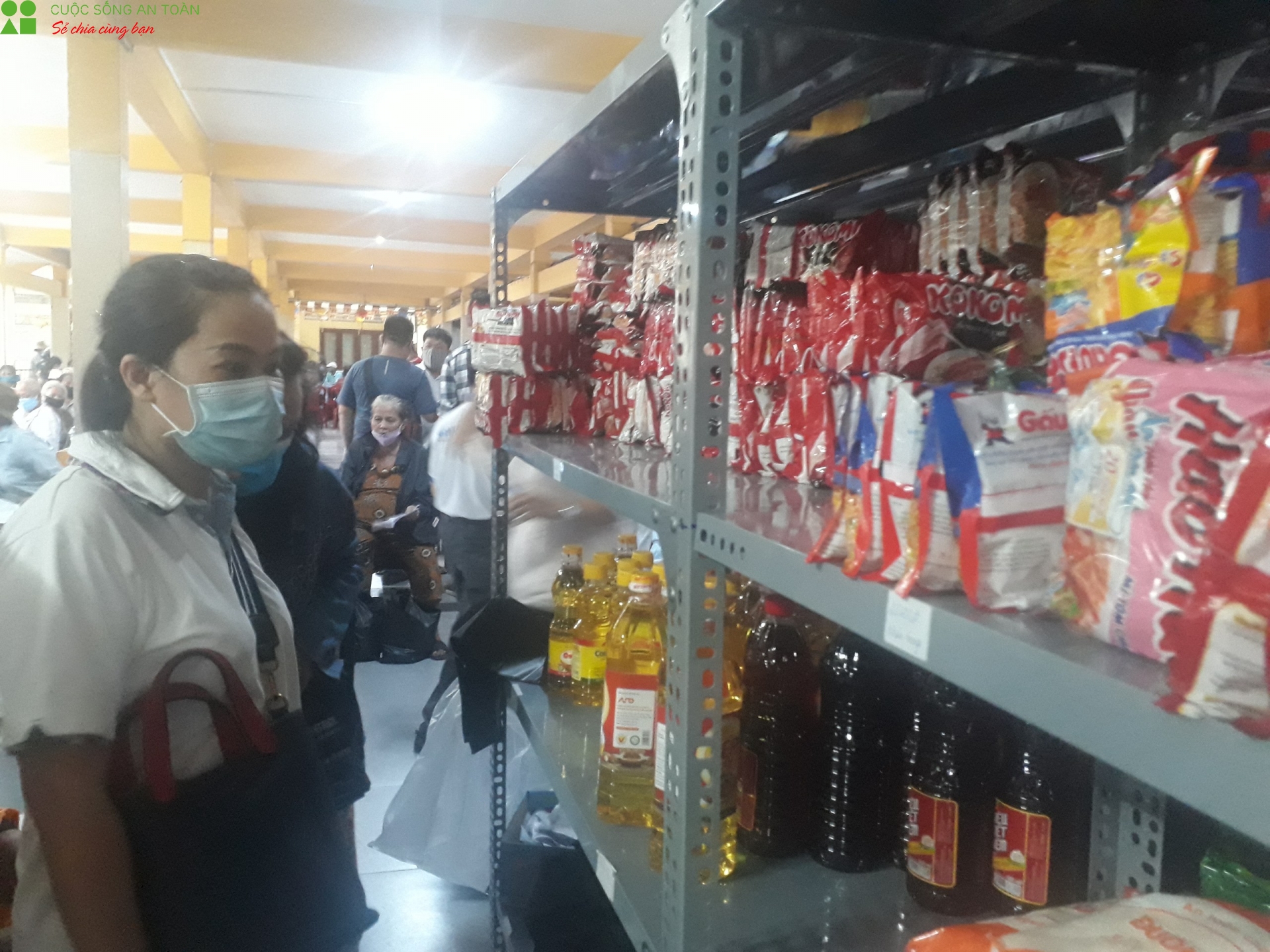 "Siêu thị 0 đồng" nơi chở che lao động nghèo mùa dịch Covid-19 tại TP. Hồ Chí Minh sieu thi 0 dong noi cho che lao dong ngheo mua dich covid 19 tai tp ho chi minh