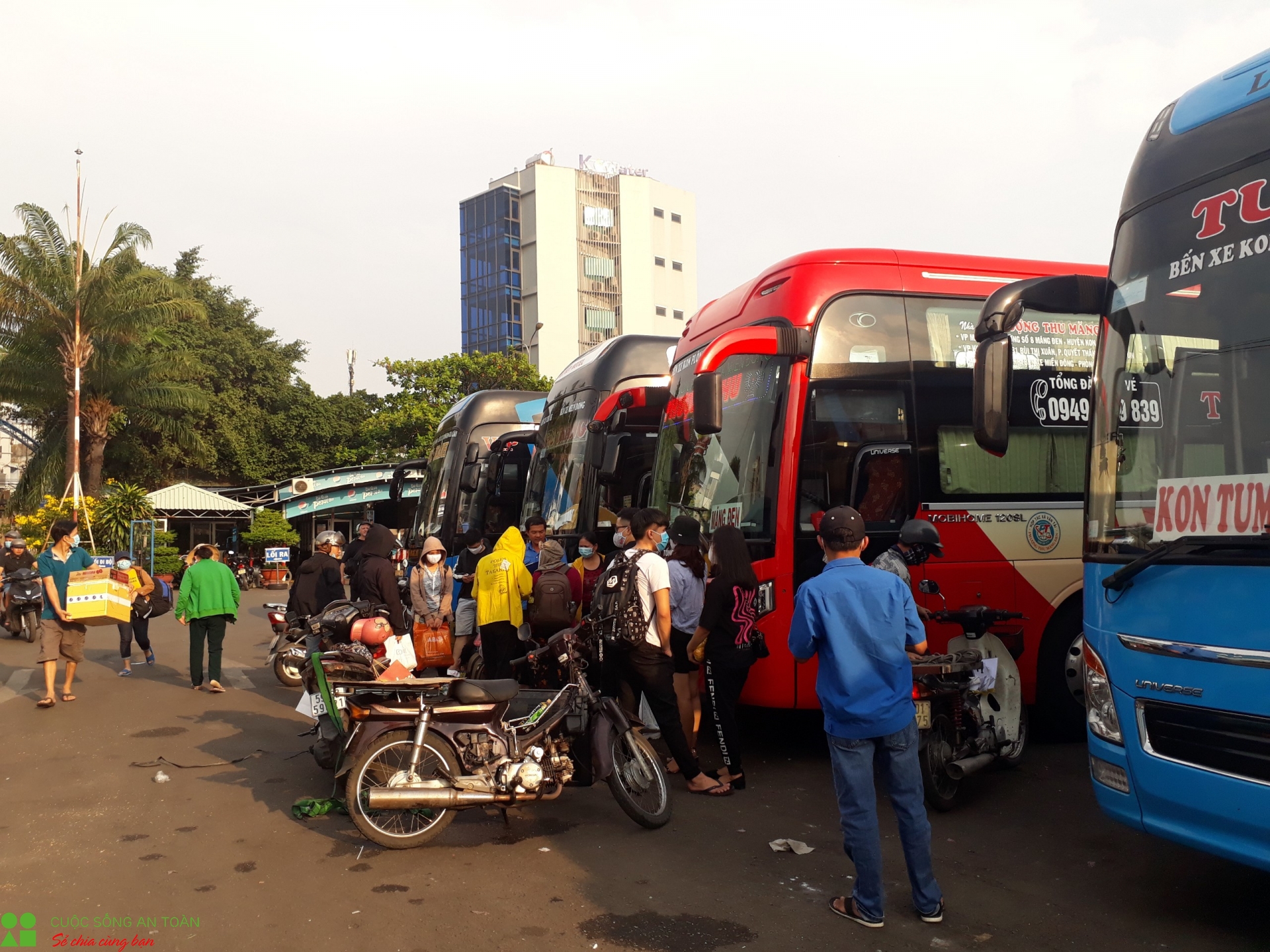 tap nap tai ben xe khach trong ky nghi le 304 lieu co an toan