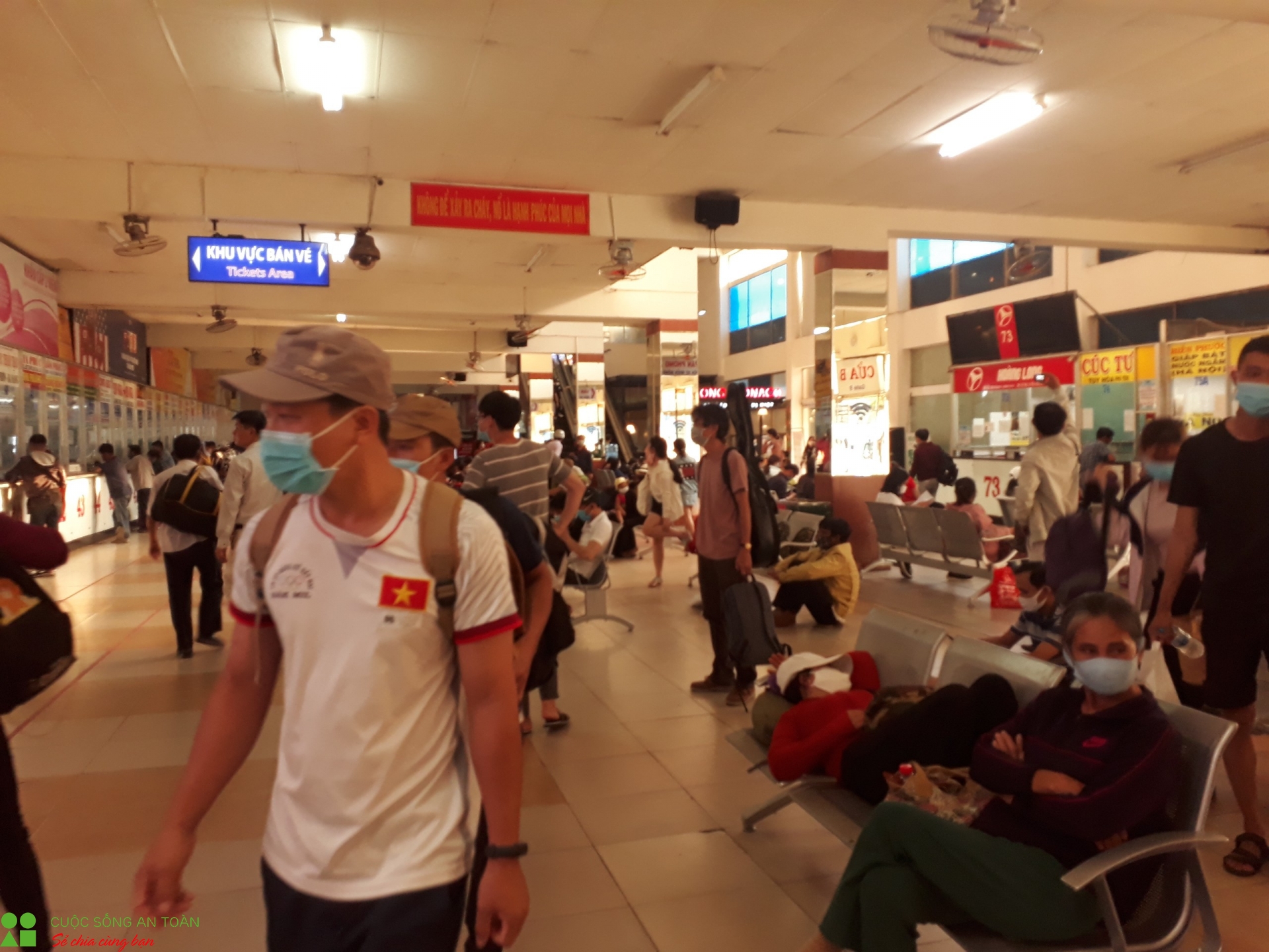 tap nap tai ben xe khach trong ky nghi le 304 lieu co an toan