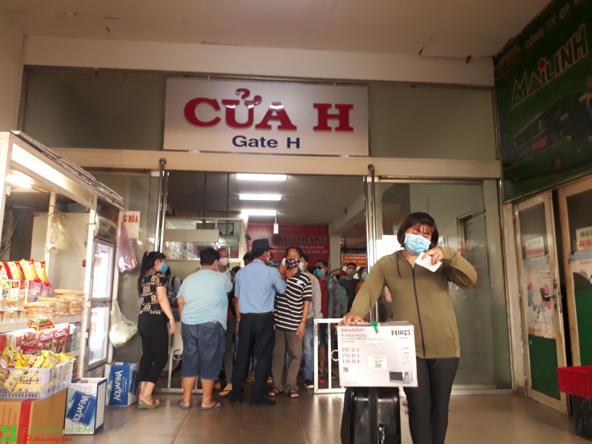 tap nap tai ben xe khach trong ky nghi le 304 lieu co an toan