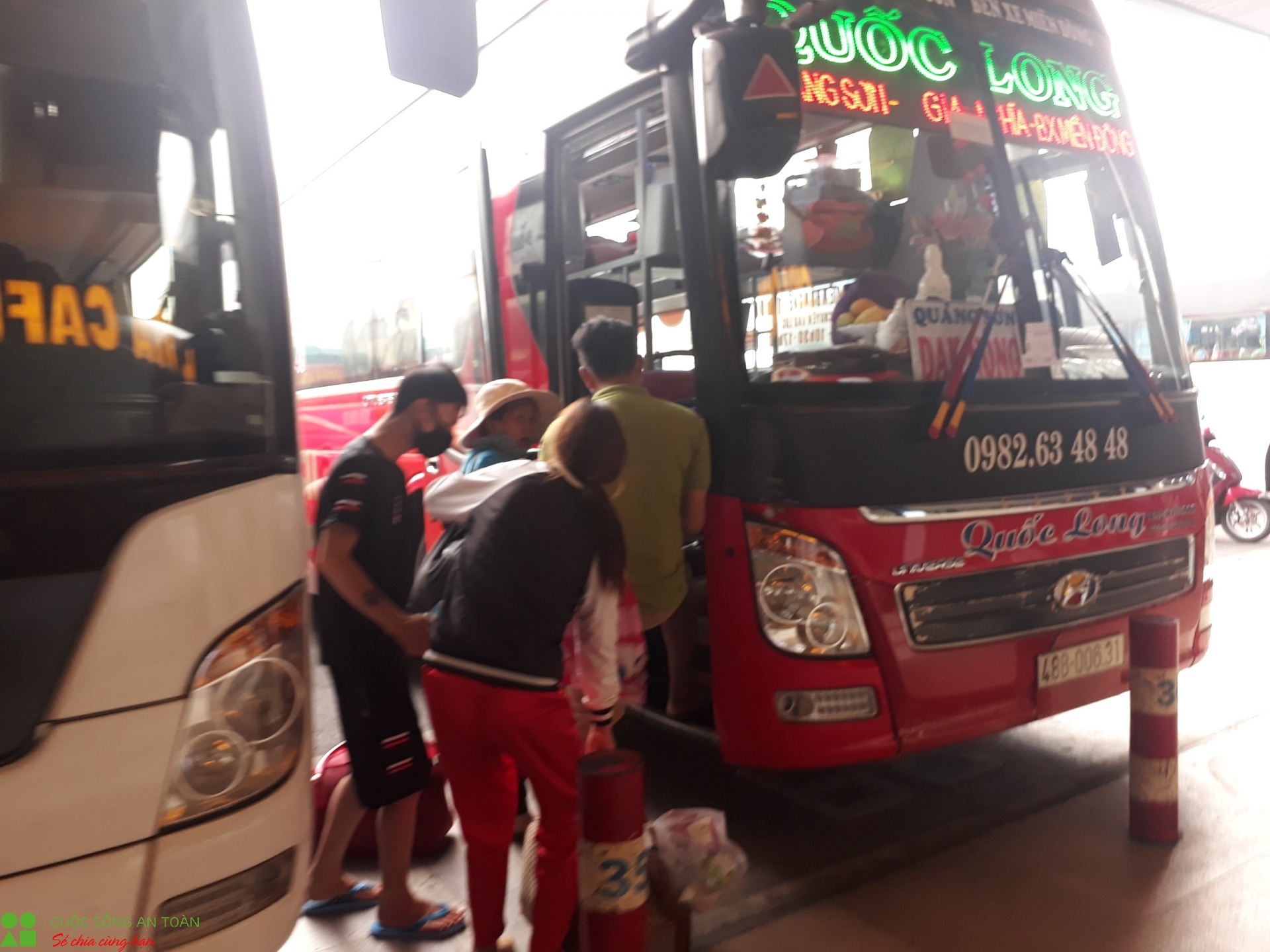 tap nap tai ben xe khach trong ky nghi le 304 lieu co an toan