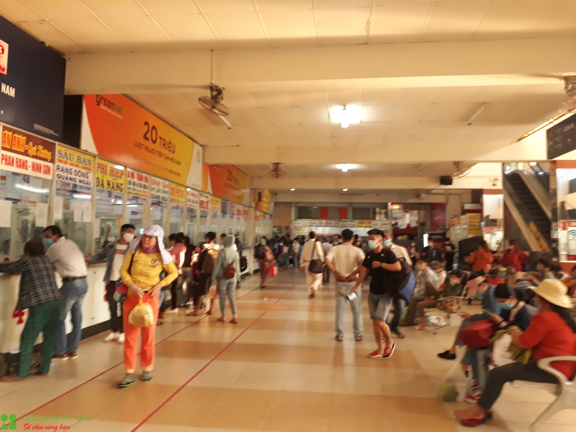 tap nap tai ben xe khach trong ky nghi le 304 lieu co an toan