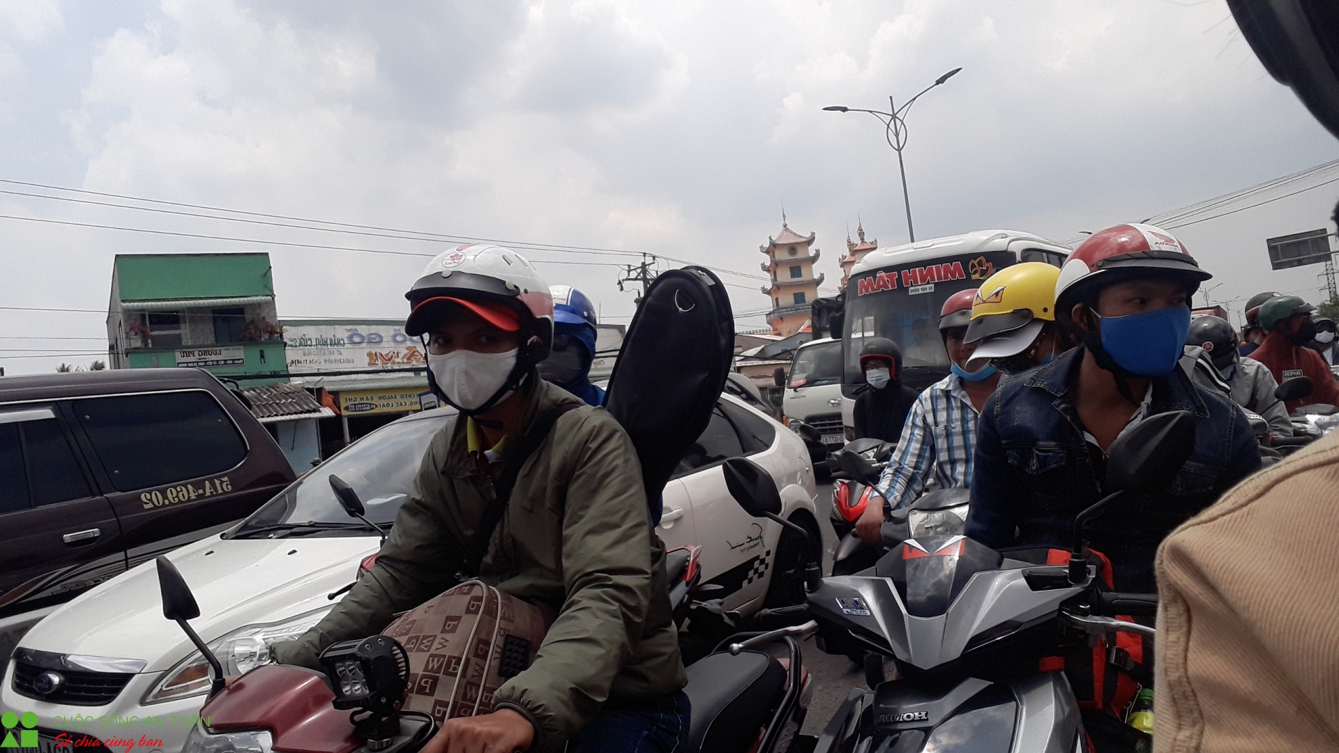 TP HCM về các tỉnh miền Tây kẹt cứng, người dân mỏi mệt vì nắng nóng tp hcm ve cac tinh mien tay ket cung nguoi dan moi met vi nang nong