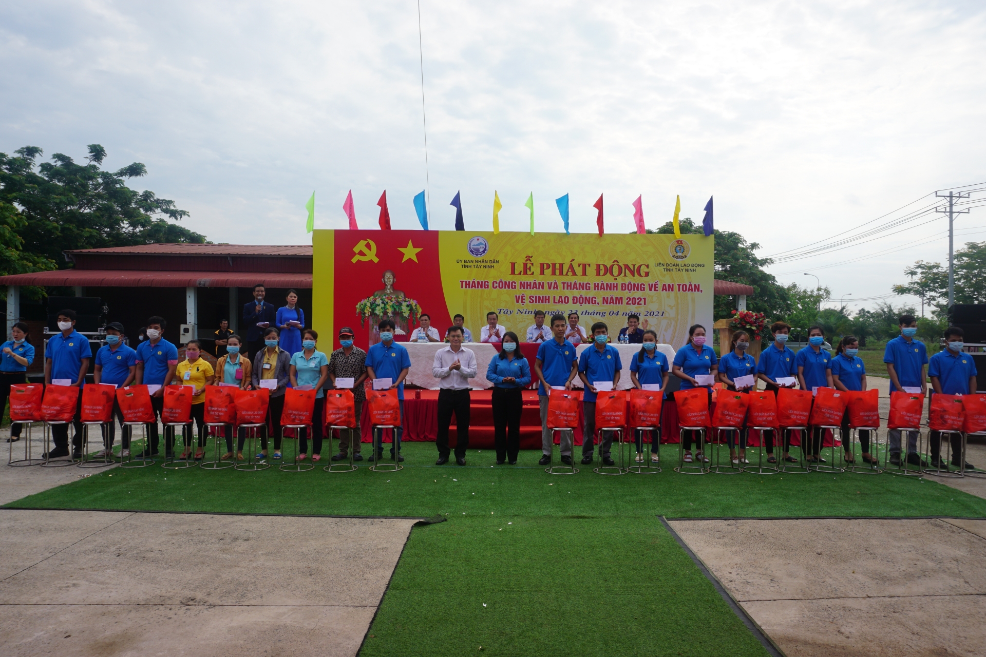 Tây Ninh tổ chức nhiều hoạt động ý nghĩa, thiết thực trong Tháng Công nhân 2021
