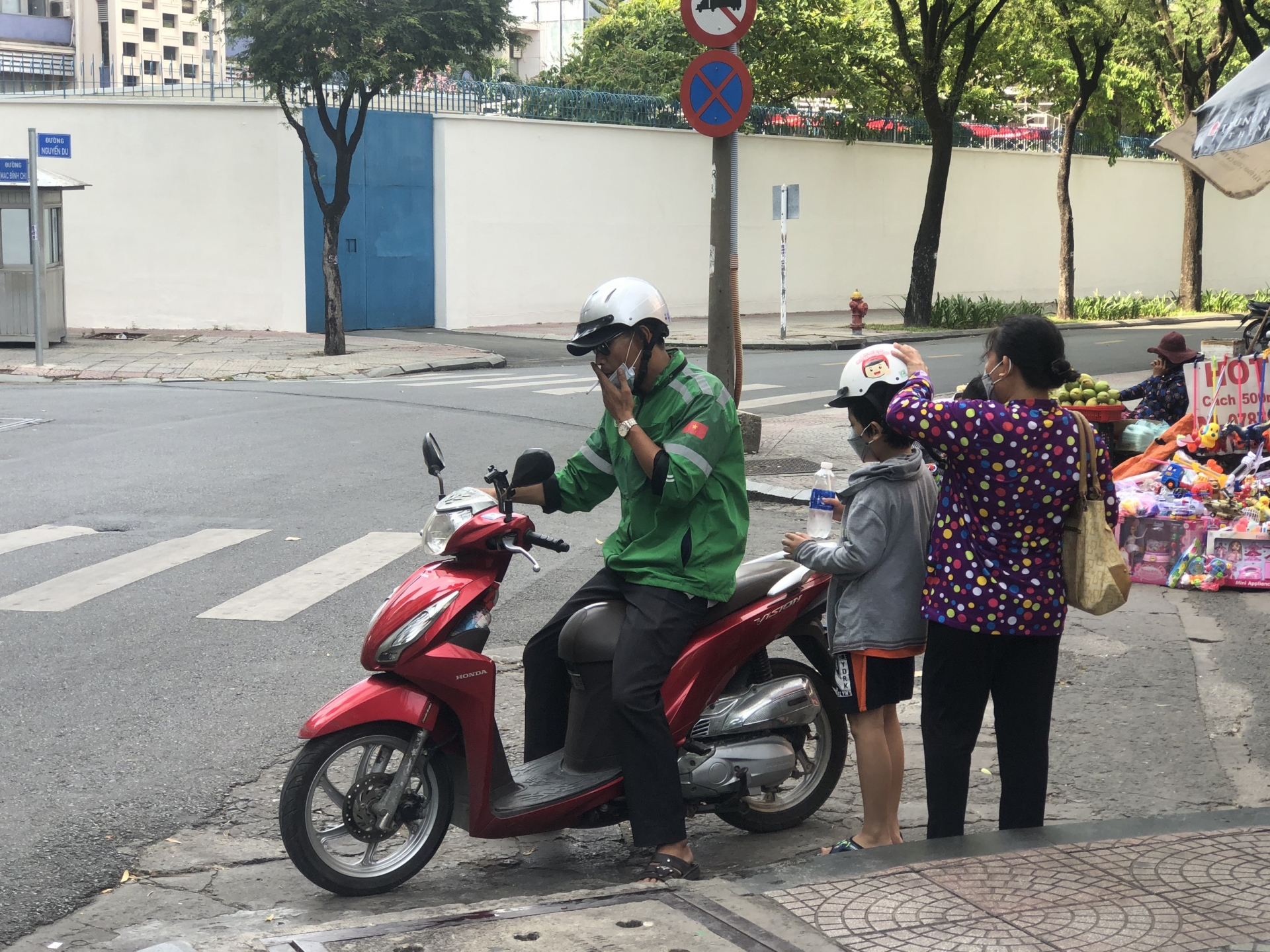 Giá xăng tăng cao nhiều tài xế xe công nghệ muốn bỏ nghề Giá xăng tăng cao nhiều tài xế xe công nghệ muốn bỏ nghề