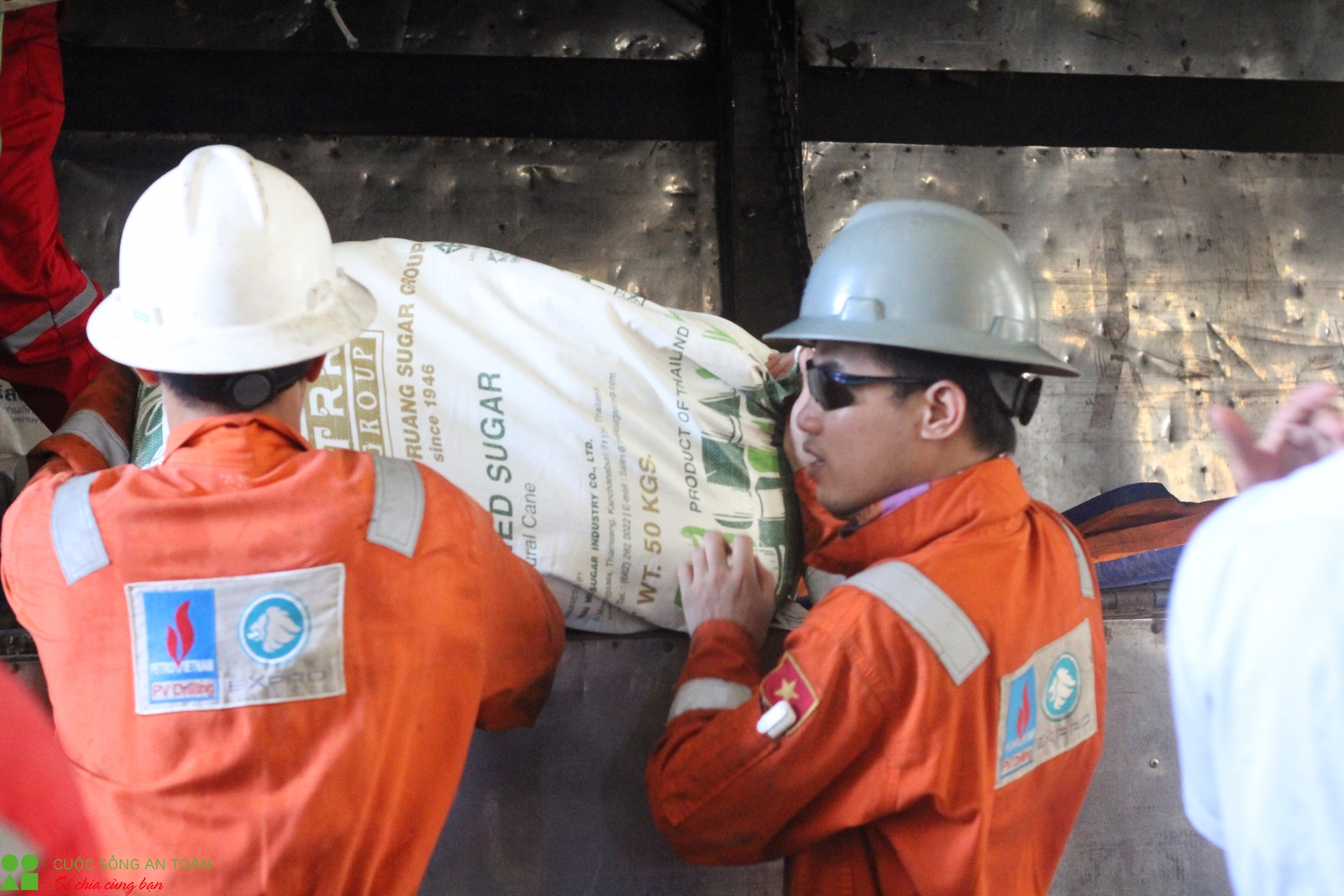 Công đoàn và Tổng Công ty PV Drilling chăm lo cho người lao động trong Tháng Công nhân cong doan va tong cong ty pv drilling cham lo cho nguoi lao dong trong thang cong nhan