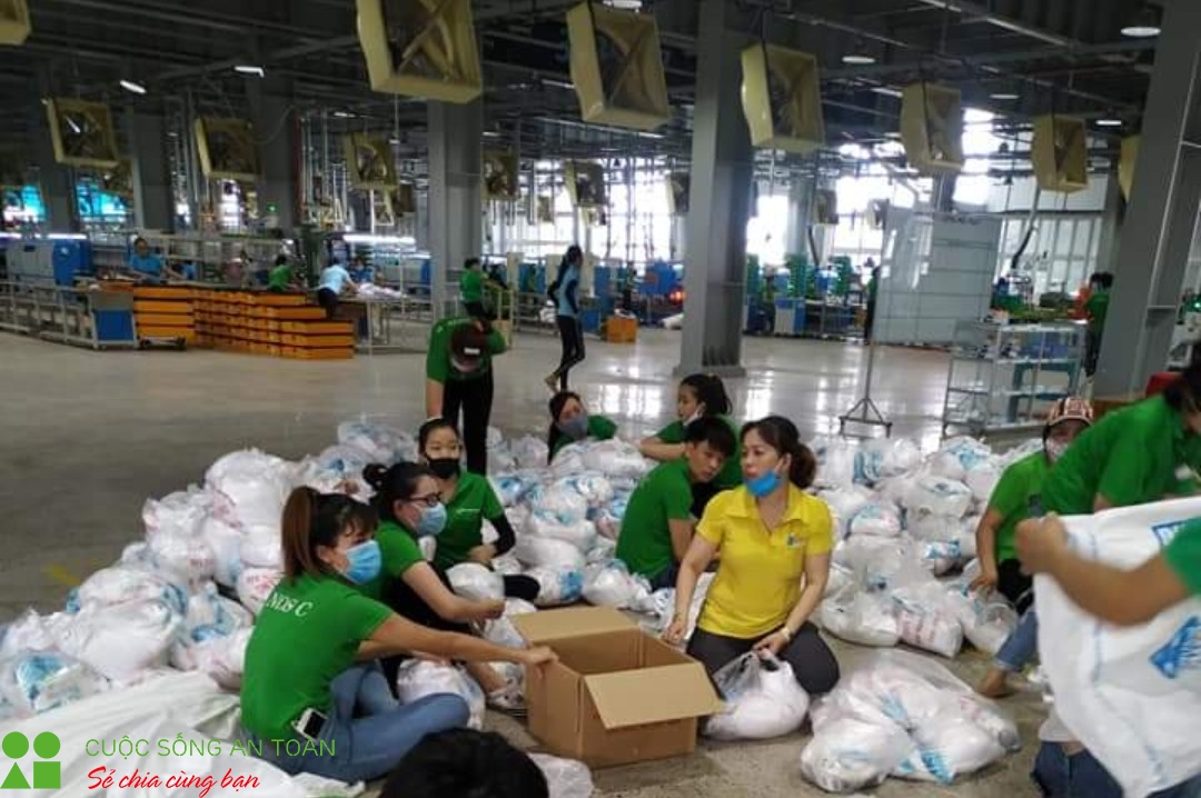 Gần 40 nghìn người lao động phấn khởi khi được nhận quà từ công đoàn công ty Changshin gan 40 nghin nguoi lao dong phan khoi khi duoc nhan qua tu cong doan cong ty changshin