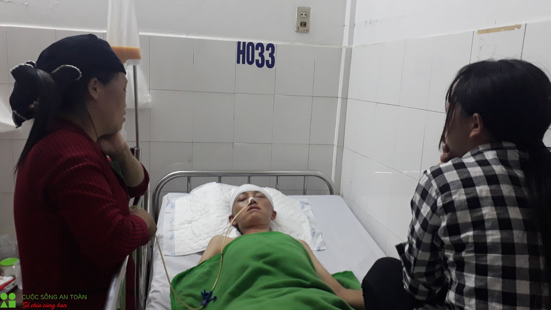 Hỗ trợ 10 triệu đồng cho người lao động dân tộc Mông Sùng Mí Thà bị tai nạn hôn mê sâu ho tro 10 trieu dong cho nguoi lao dong dan toc mong sung mi tha bi tai nan hon me sau