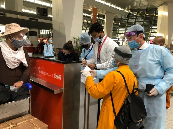 Gần 340 công dân Việt từ Ấn Độ về cách ly tại Cần Thơ