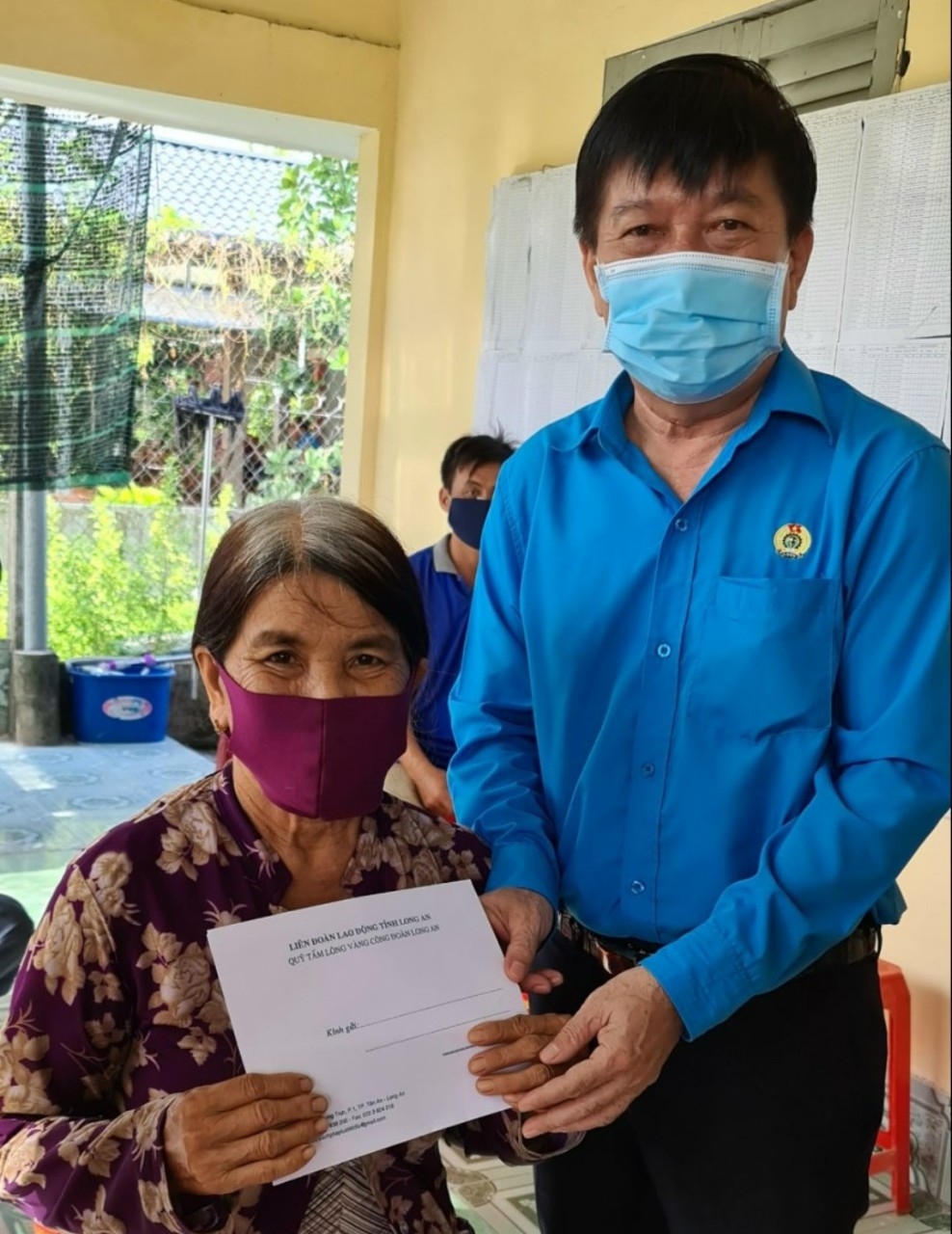 LĐLĐ Long An: Hoàn thành vượt chỉ tiêu, hỗ trợ người lao động khó khăn 128 tỷ đồng LĐLĐ Long An: Hoàn thành vượt chỉ tiêu, hỗ trợ người lao động khó khăn 128 tỷ đồng