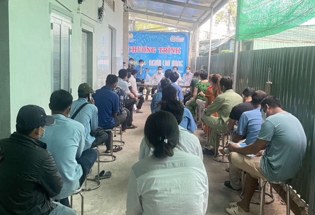 "Cảm ơn người lao động" đã đồng hành cùng doanh nghiệp lúc khó khăn "Cảm ơn người lao động" đã đồng hành cùng doanh nghiệp lúc khó khăn