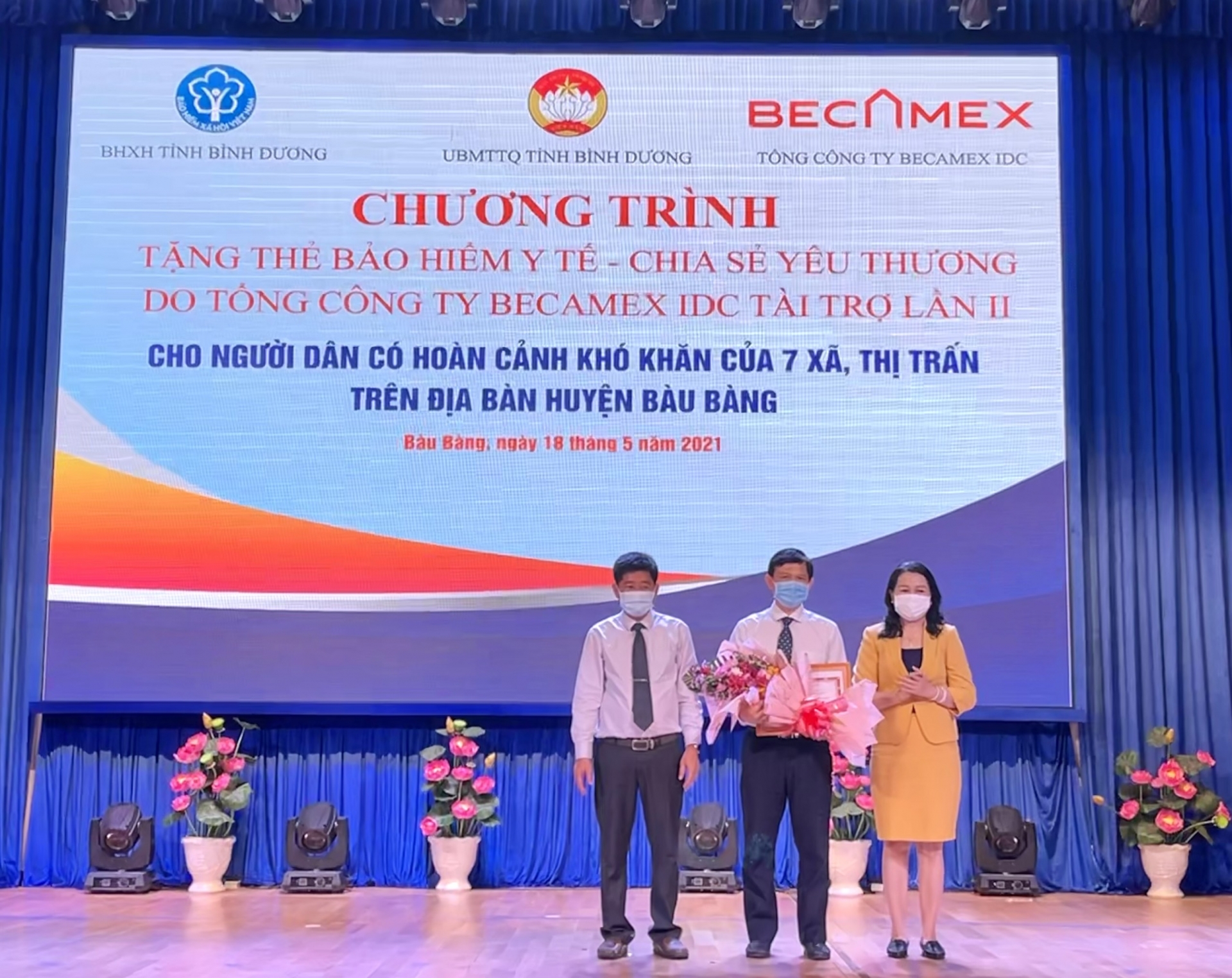 Becamex IDC tặng 2.000 thẻ bảo hiểm y tế cho người dân có hoàn cảnh khó khăn