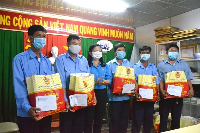 Bảo vệ quyền và lợi ích của phụ nữ và trẻ em trong thời đại mới Bảo vệ quyền và lợi ích của phụ nữ và trẻ em trong thời đại mới