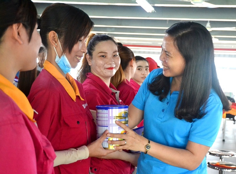 Bảo vệ quyền và lợi ích của phụ nữ và trẻ em trong thời đại mới