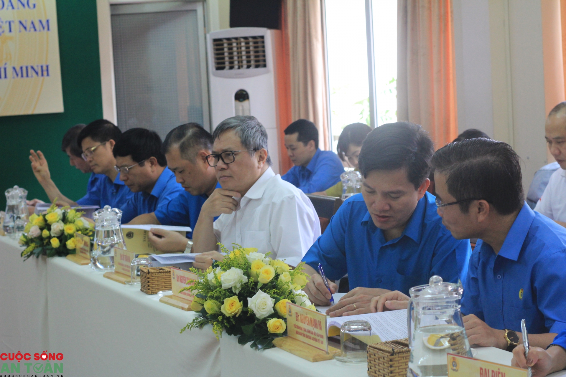 Chú trọng chăm lo cho đoàn viên, người lao động bị ảnh hưởng do dịch Covid-19 chu trong cham lo cho doan vien nguoi lao dong bi anh huong do dich covid 19