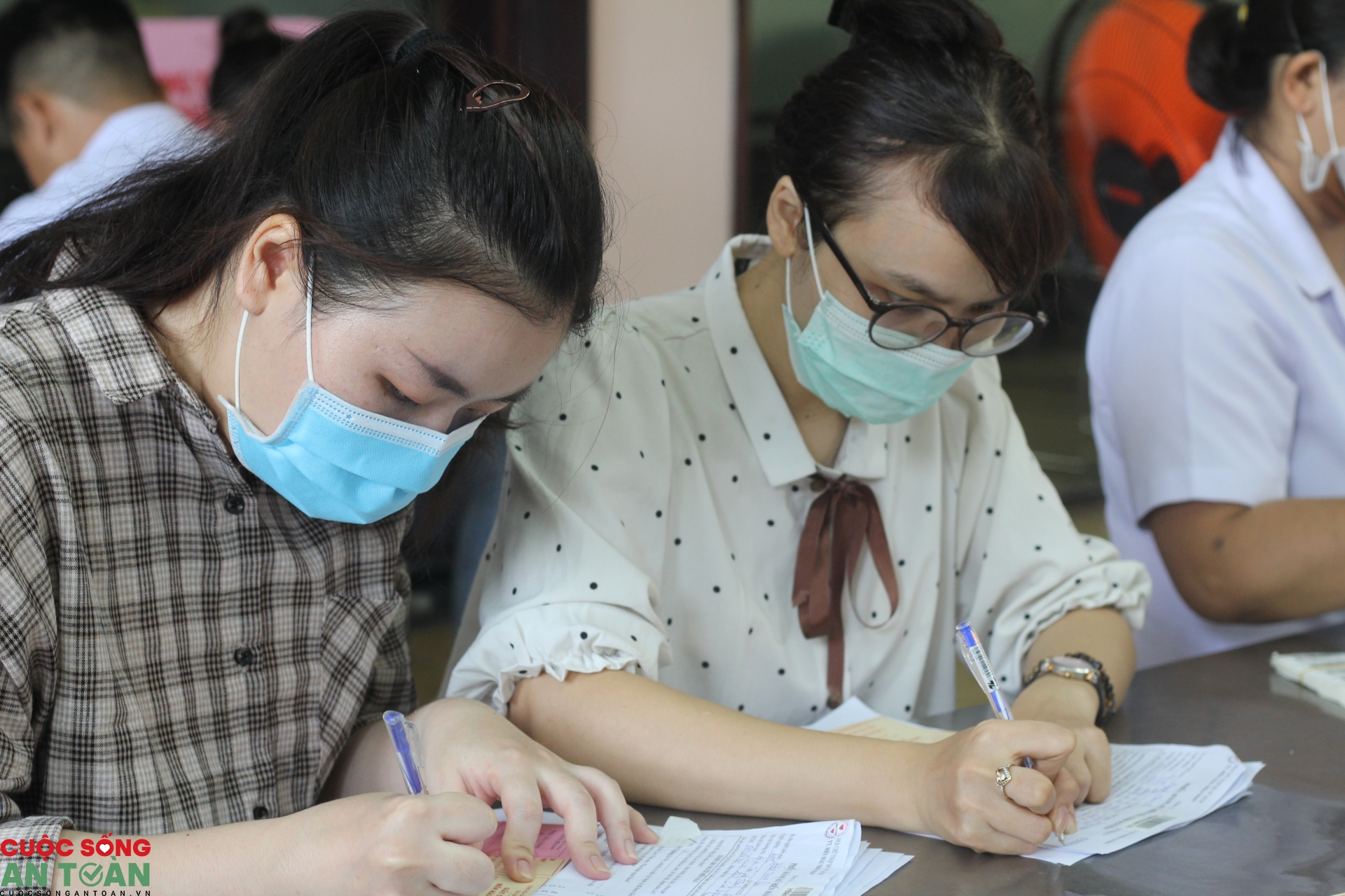 Người lao động Mekophar hứng khởi tham gia ngày hội hiến máu nguoi lao dong mekophar hung khoi tham gia ngay hoi hien mau