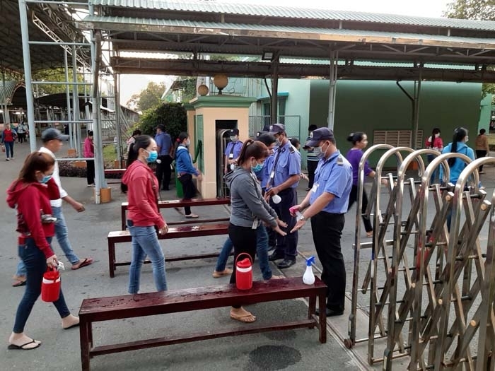 Hỗ trợ 269 suất quà cho người lao động khó khăn của Công ty TNHH Giày da Mỹ Phong ho tro 269 suat qua cho nguoi lao dong kho khan cua cong ty tnhh giay da my phong