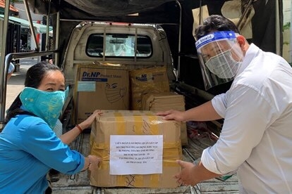 Công đoàn hỗ trợ kịp thời người lao động trong vùng dịch tại TP HCM Công đoàn hỗ trợ kịp thời người lao động trong vùng dịch tại TP HCM