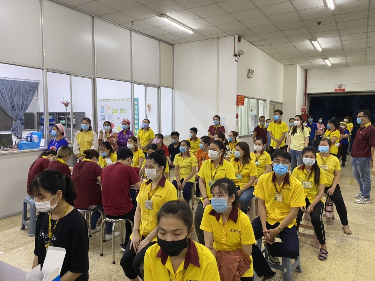 Khẩn trương xét nghiệm Covid-19 cho 320.000 công nhân ở TP HCM Khẩn trương xét nghiệm Covid-19 cho 320.000 công nhân ở TP HCM