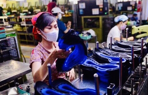 Lãnh đạo TP HCM kiểm tra công tác phòng dịch tại Công ty PouYuen Lãnh đạo TP HCM kiểm tra công tác phòng dịch tại Công ty PouYuen