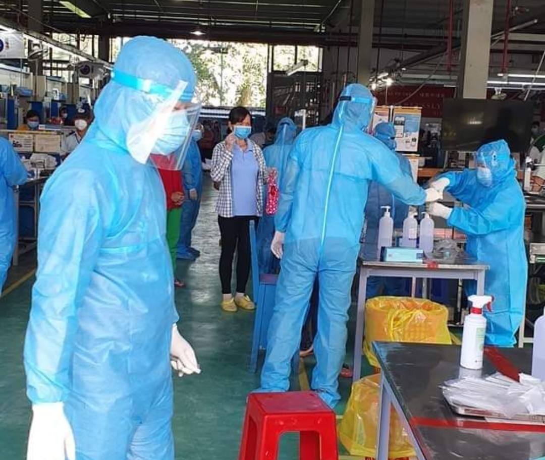 Thêm 3 công nhân dương tính Covid-19, báo động tình trạng dịch “tràn” vào KCN, KCX Thêm 3 công nhân dương tính Covid-19, báo động tình trạng dịch “tràn” vào KCN, KCX
