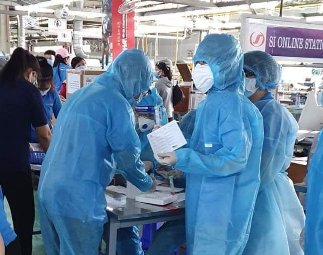 Thêm 3 công nhân dương tính Covid-19, báo động tình trạng dịch “tràn” vào KCN, KCX Thêm 3 công nhân dương tính Covid-19, báo động tình trạng dịch “tràn” vào KCN, KCX
