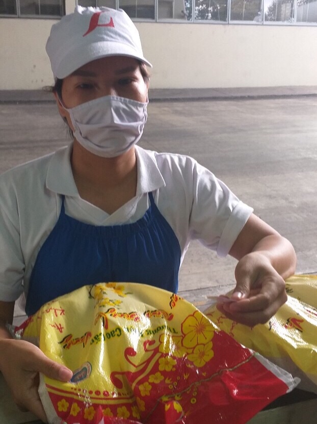 Công đoàn Công ty Liwayway Việt Nam tặng gạo cho công nhân Công đoàn Công ty Liwayway Việt Nam tặng gạo cho công nhân