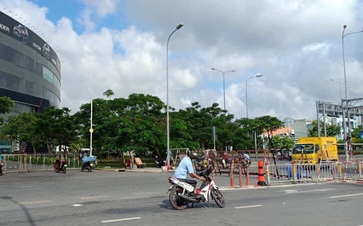 Cấm chợ tự phát, người lao động lo lắng không thể mua nhu yếu phẩm