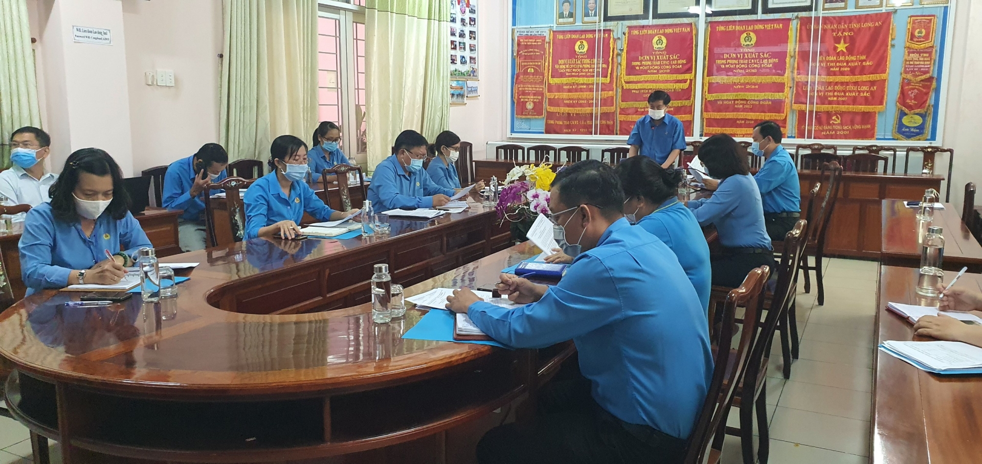 LĐLĐ Long An: Hoàn thành vượt chỉ tiêu, hỗ trợ người lao động khó khăn 128 tỷ đồng LĐLĐ Long An: Hoàn thành vượt chỉ tiêu, hỗ trợ người lao động khó khăn 128 tỷ đồng