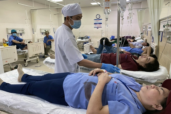 Hơn 100 công nhân Great Kingdom Giang Điền nhập viện do nghi ngộ độc sau ăn hon 100 cong nhan great kingdom giang dien nhap vien do nghi ngo doc sau an