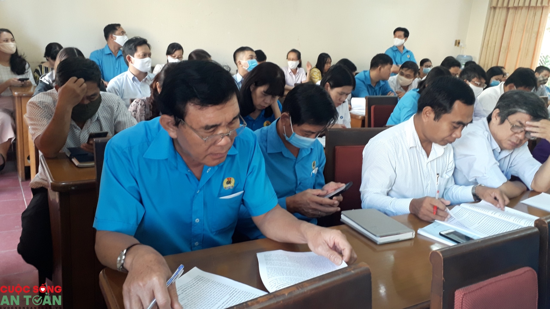 21 ý kiến đóng góp của cán bộ công đoàn vào văn kiện Đại hội Đảng bộ thành phố HCM 21 y kien dong gop cua can bo cong doan vao van kien dai hoi dang bo thanh pho hcm