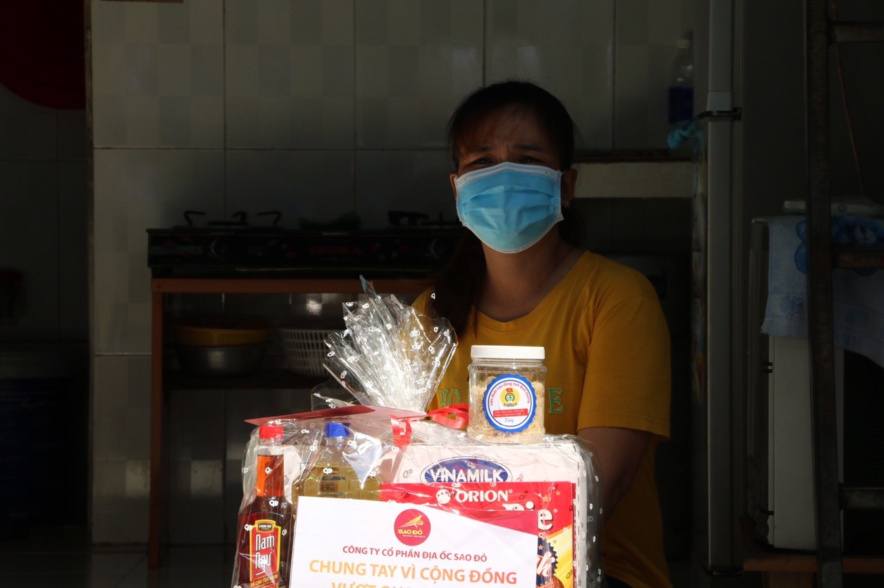 Hỗ trợ người lao động khu phong tỏa và tuyến đầu chống dịch